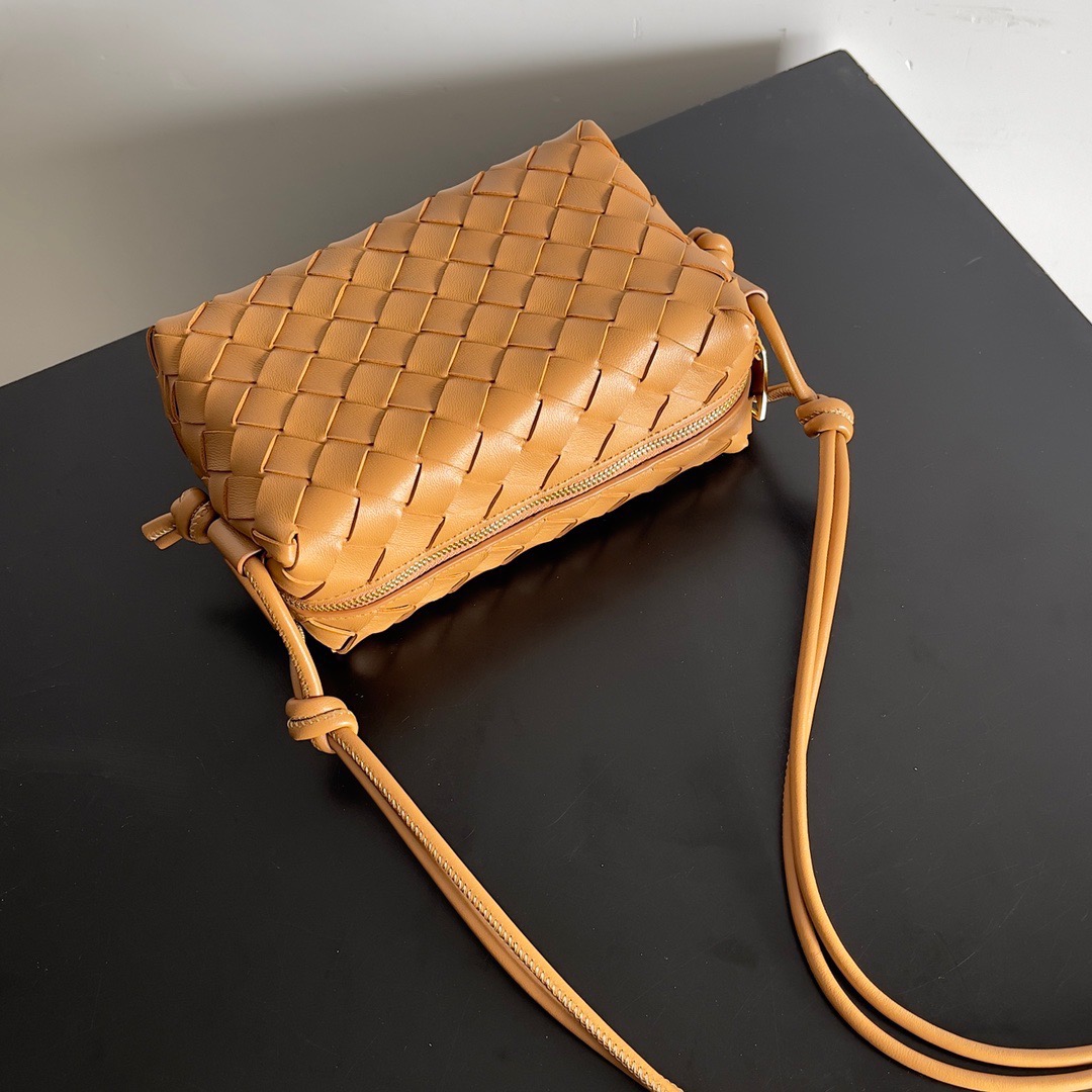BOTTEGA VENETA 보테가베네타 보테가 베네타 인트레치아토 루프 카메라백 7