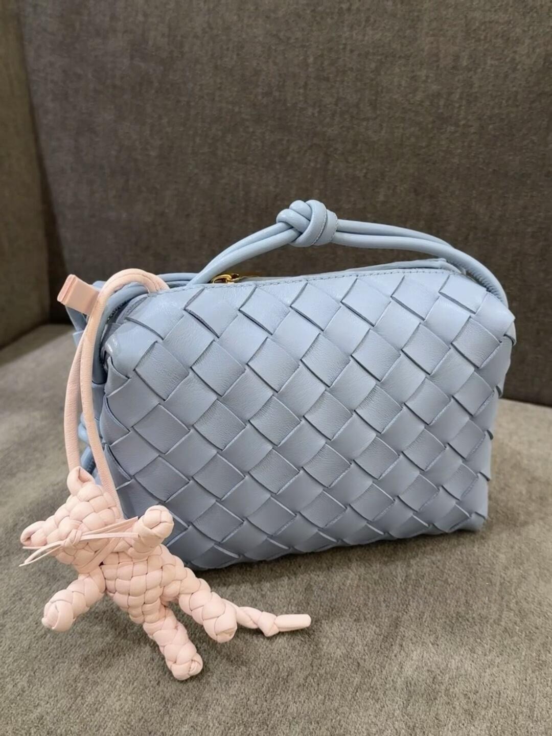 BOTTEGA VENETA 보테가베네타 인트레치아토 루프 카메라백 라이트블루 5