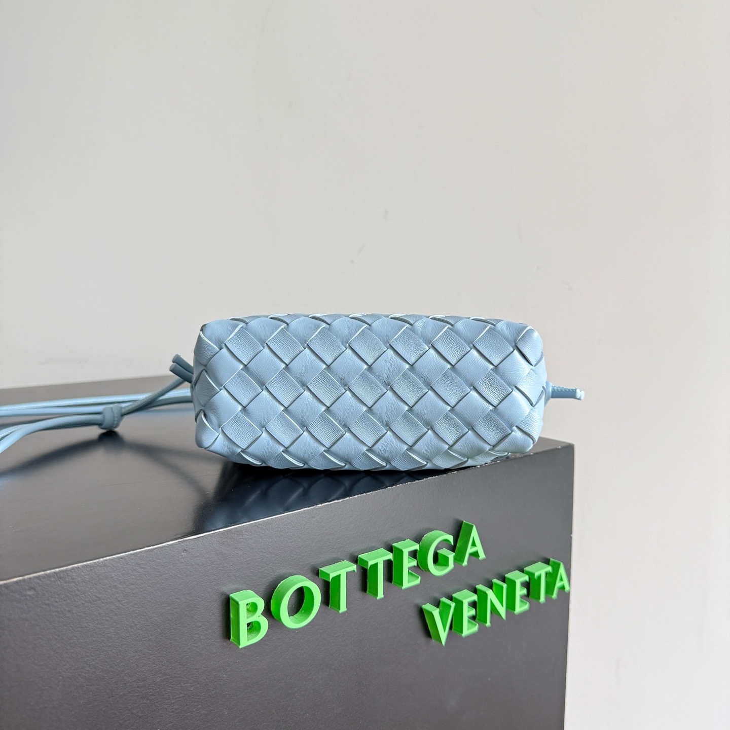 BOTTEGA VENETA 보테가베네타 인트레치아토 루프 카메라백 라이트블루 8