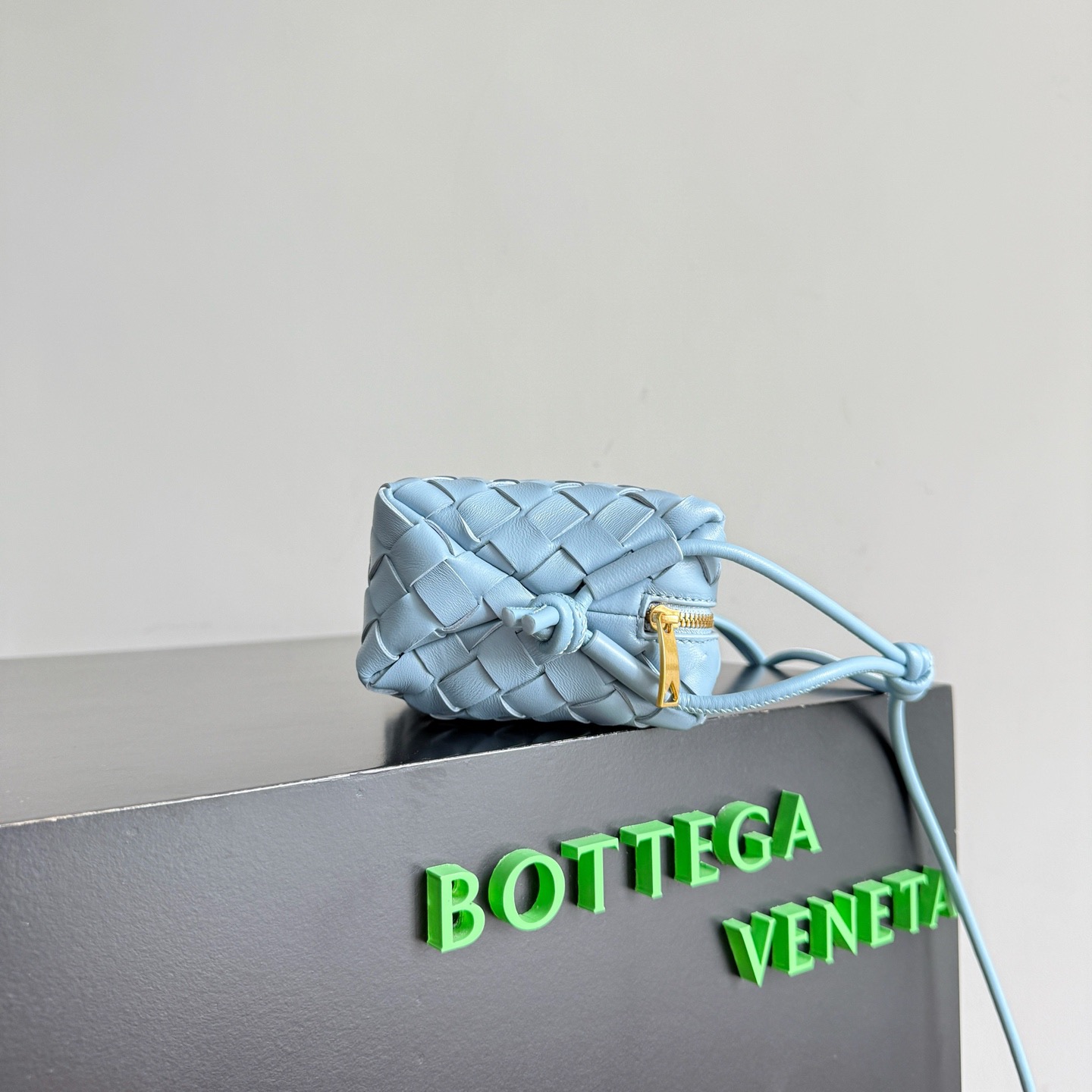 BOTTEGA VENETA 보테가베네타 인트레치아토 루프 카메라백 라이트블루 9