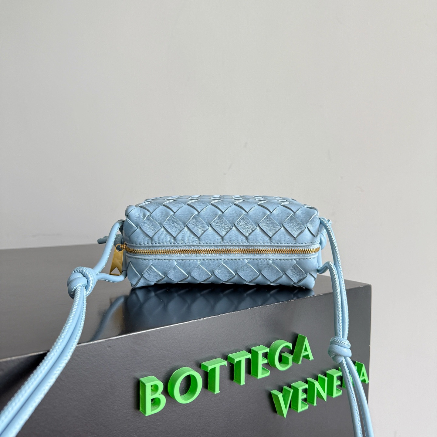 BOTTEGA VENETA 보테가베네타 인트레치아토 루프 카메라백 라이트블루 10