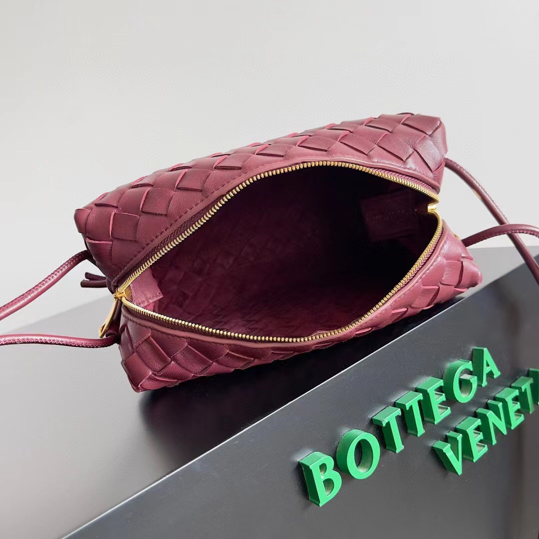 BOTTEGA VENETA 보테가베네타 보테가 베네타 인트레치아토 루프 카메라백 와인 9