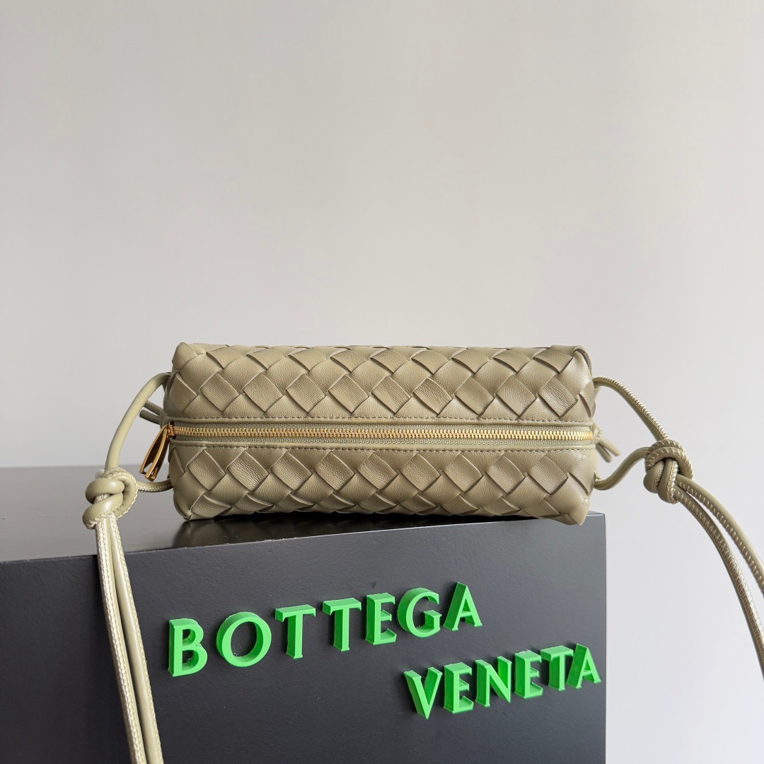 BOTTEGA VENETA 보테가베네타 인트레치아토 루프 카메라백 4