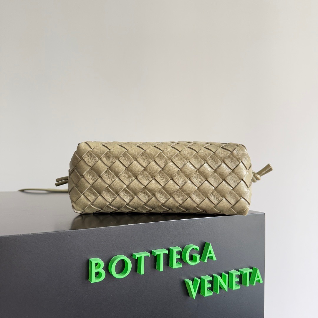 BOTTEGA VENETA 보테가베네타 인트레치아토 루프 카메라백 5