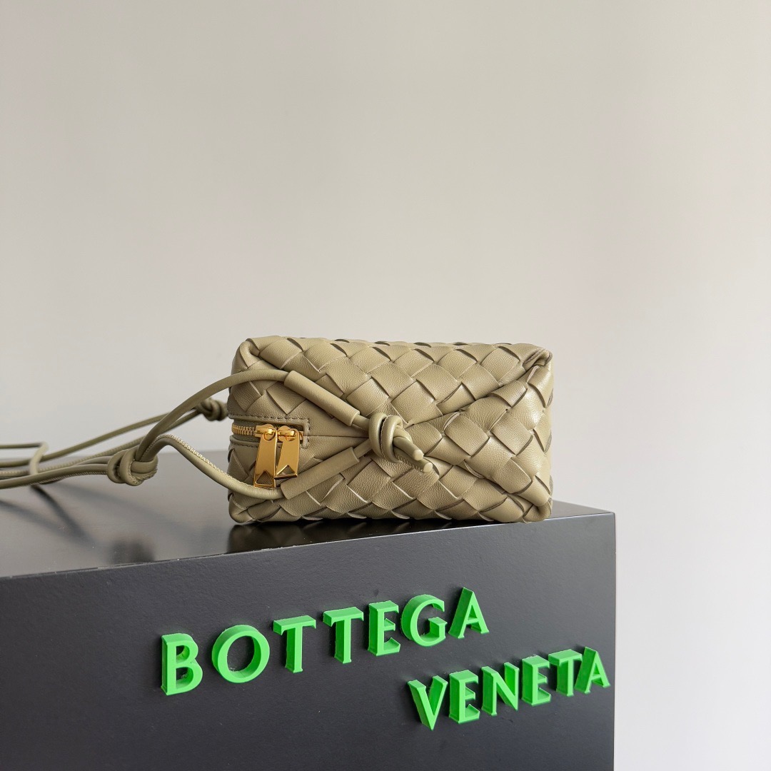 BOTTEGA VENETA 보테가베네타 인트레치아토 루프 카메라백 6