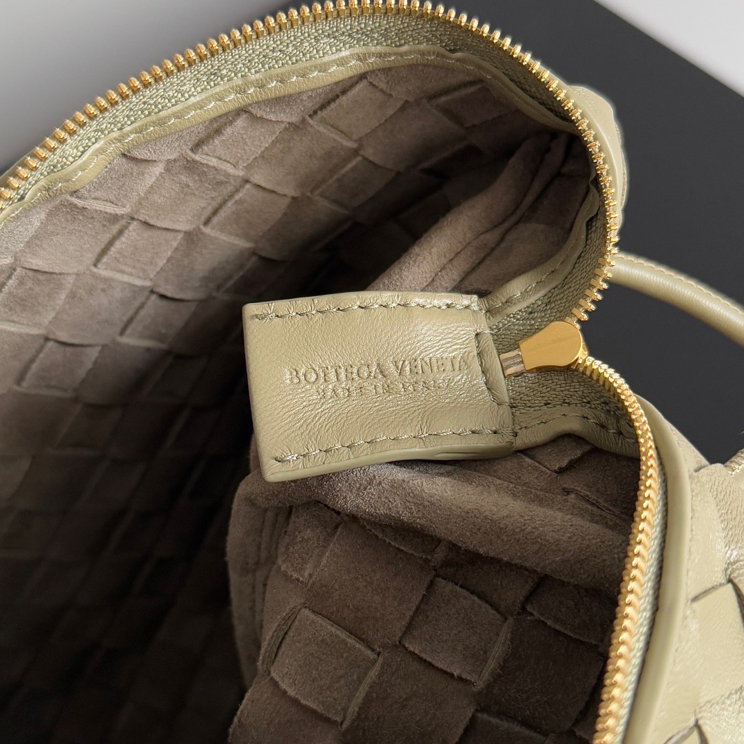 BOTTEGA VENETA 보테가베네타 인트레치아토 루프 카메라백 8