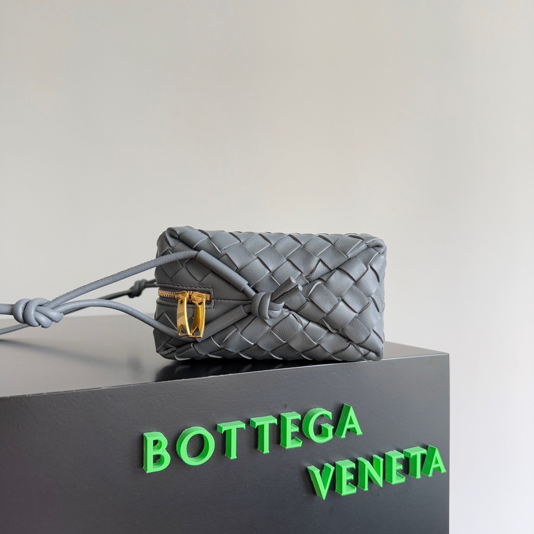 BOTTEGA VENETA 보테가베네타 인트레치아토 루프 카메라백 그레이 2