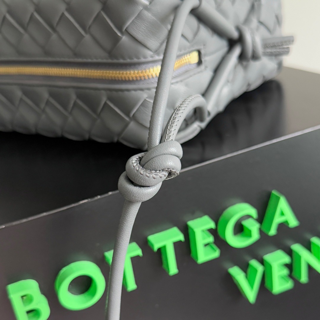 BOTTEGA VENETA 보테가베네타 인트레치아토 루프 카메라백 그레이 6