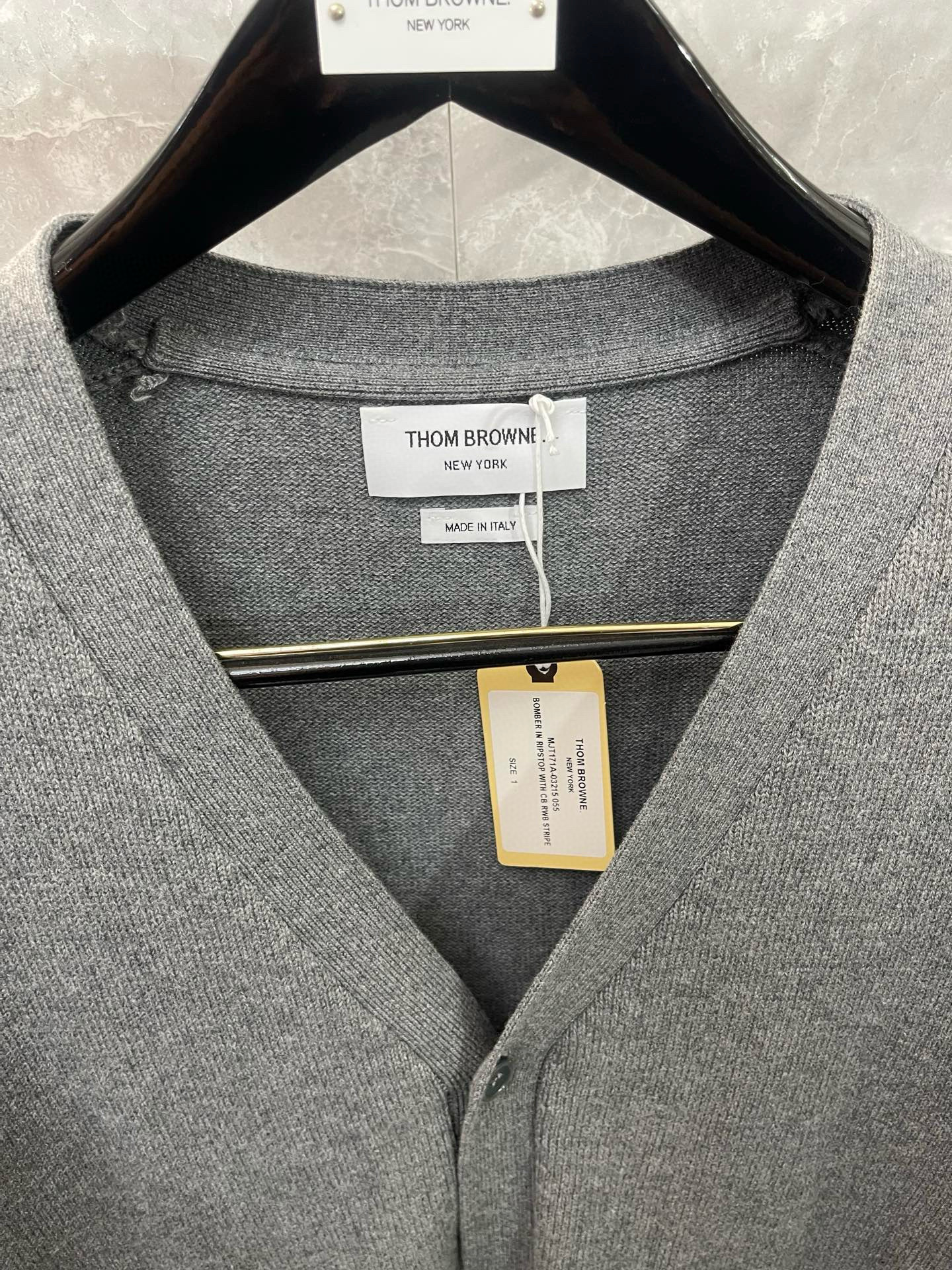 Thom Browne 톰브라운 TBV 사선완장 V넥 니트 가디건 2