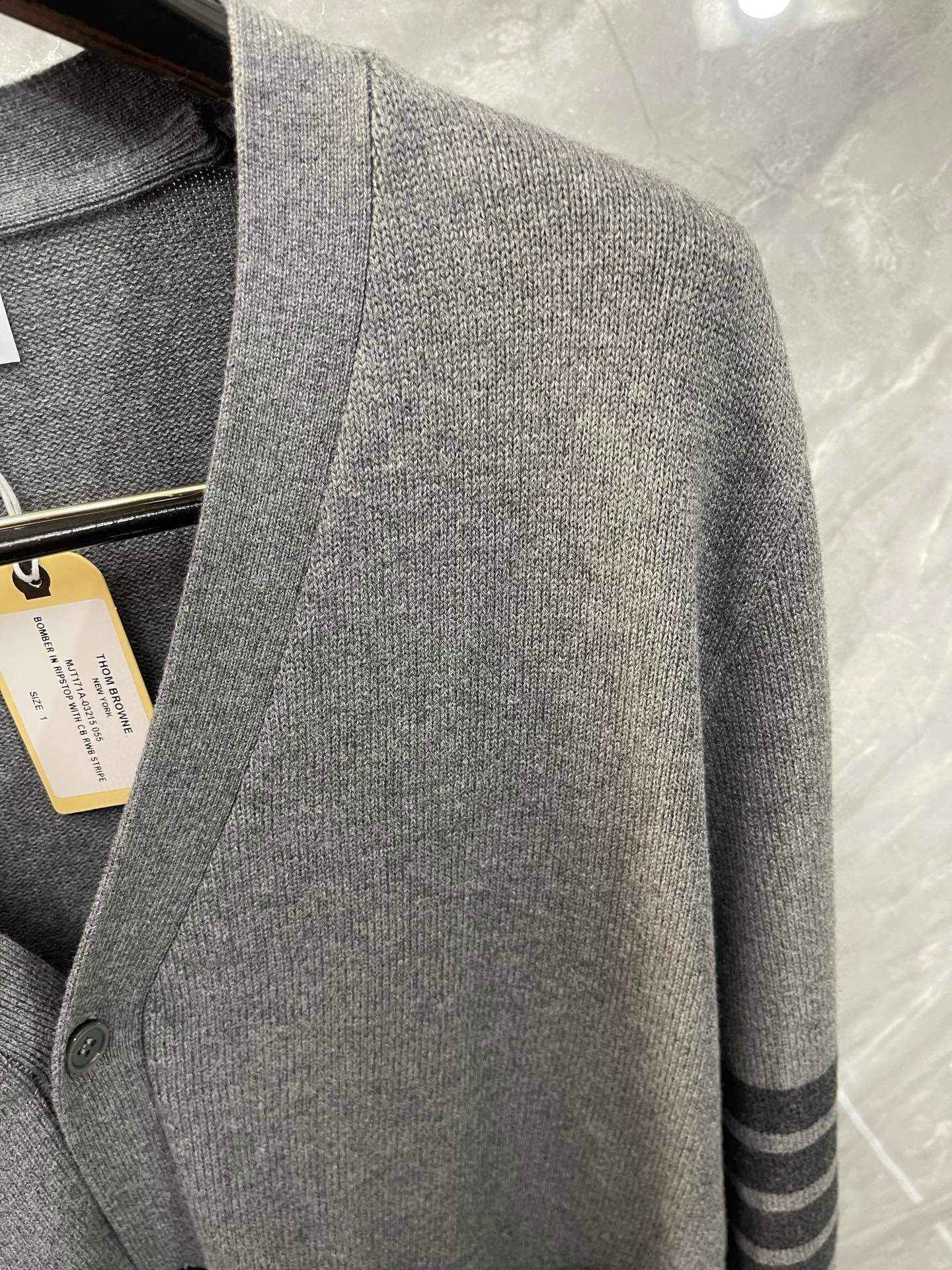 Thom Browne 톰브라운 TBV 사선완장 V넥 니트 가디건 3