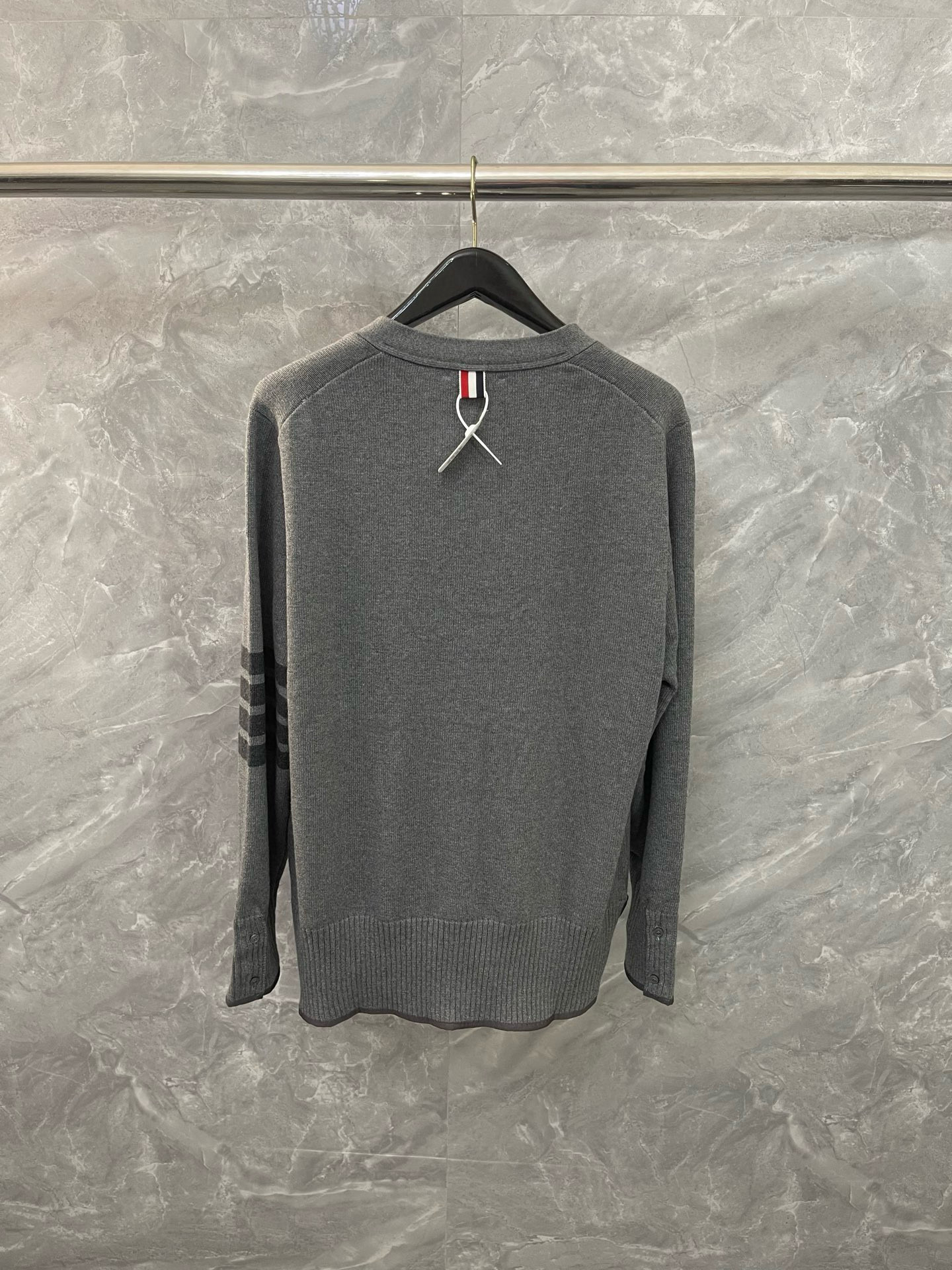 Thom Browne 톰브라운 TBV 사선완장 V넥 니트 가디건 9