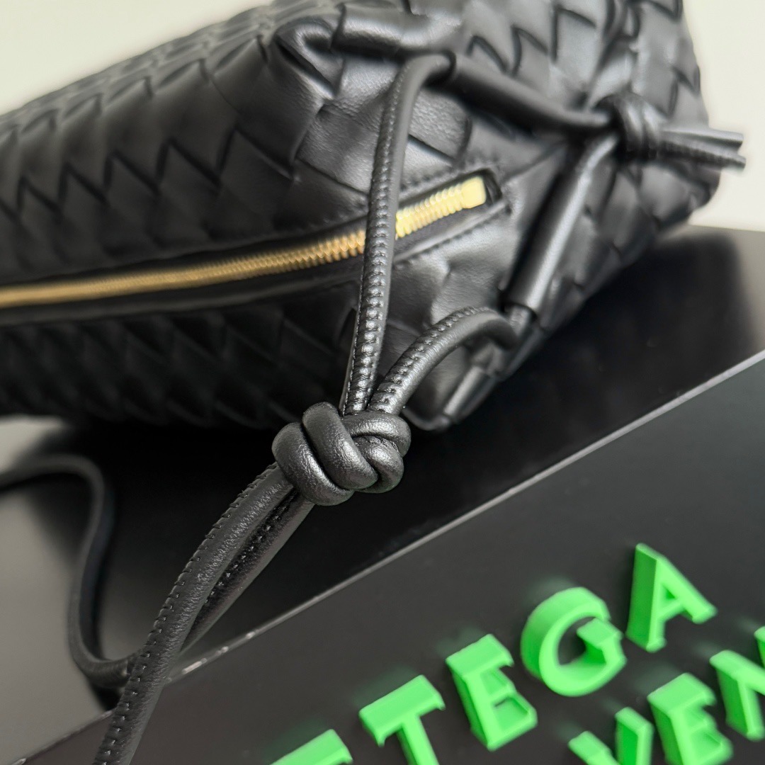 BOTTEGA VENETA 보테가베네타 인트레치아토 루프 카메라백 블랙 8