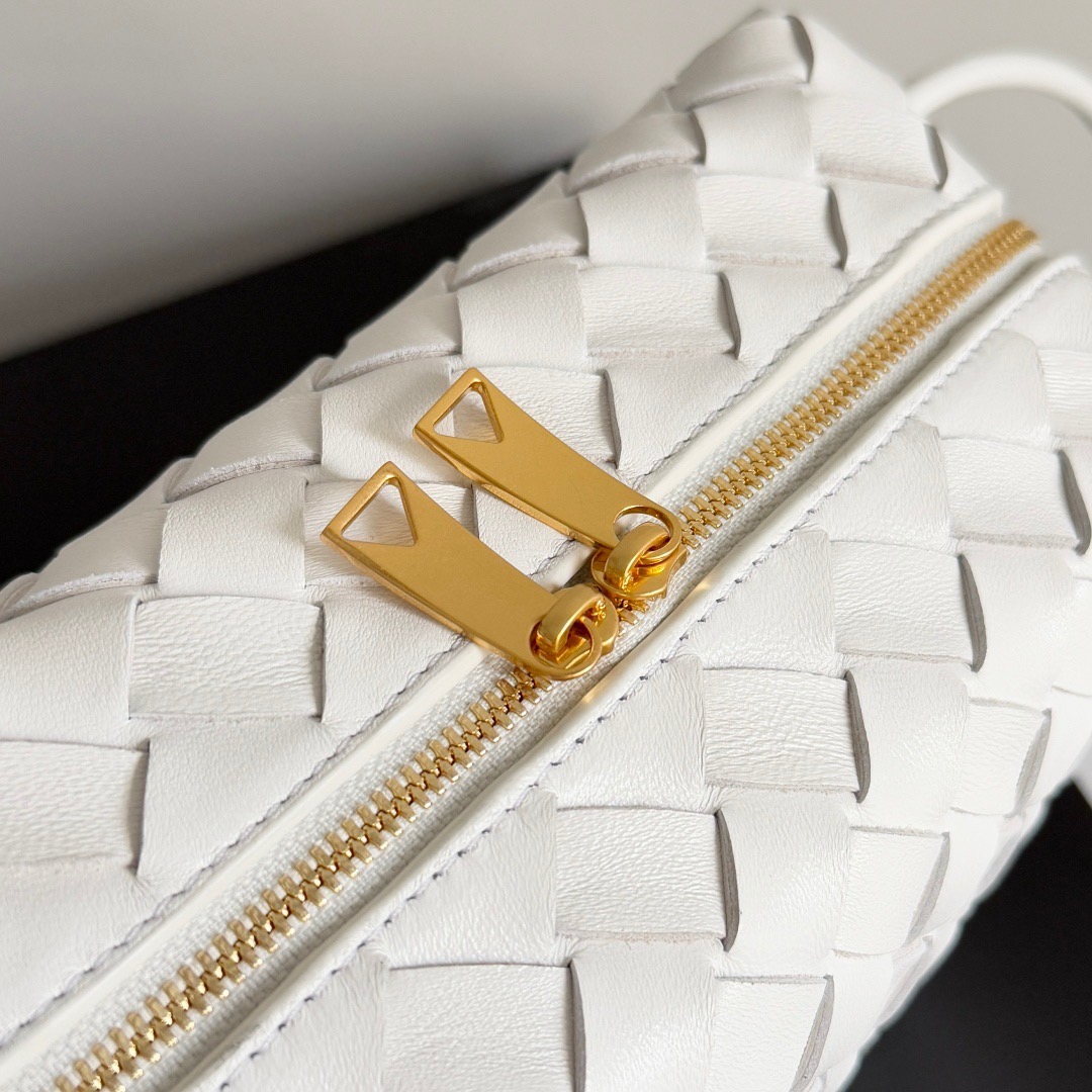 BOTTEGA VENETA 보테가베네타 인트레치아토 루프 카메라백 화이트 5