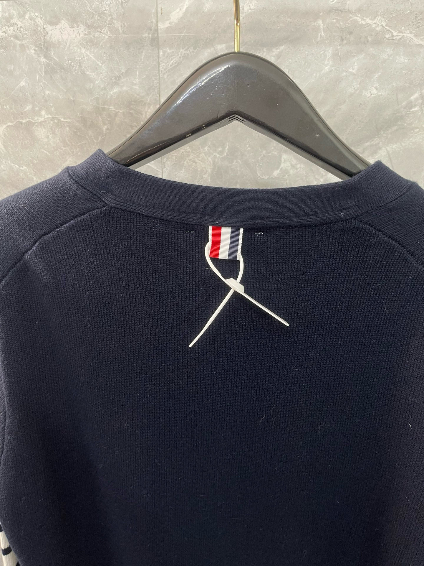 Thom Browne 톰브라운 TBV 사선완장 V넥 니트 가디건 7