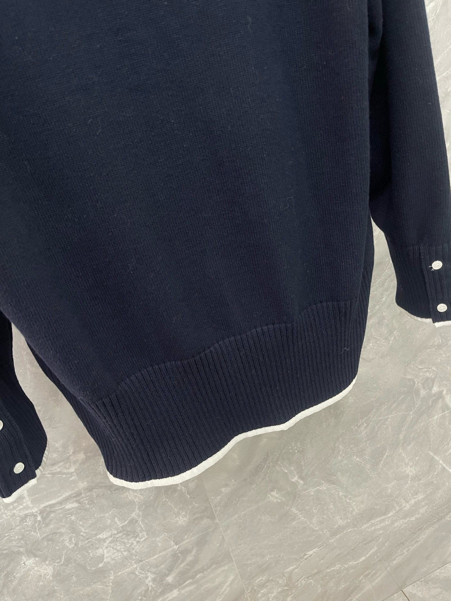 Thom Browne 톰브라운 TBV 사선완장 V넥 니트 가디건 8