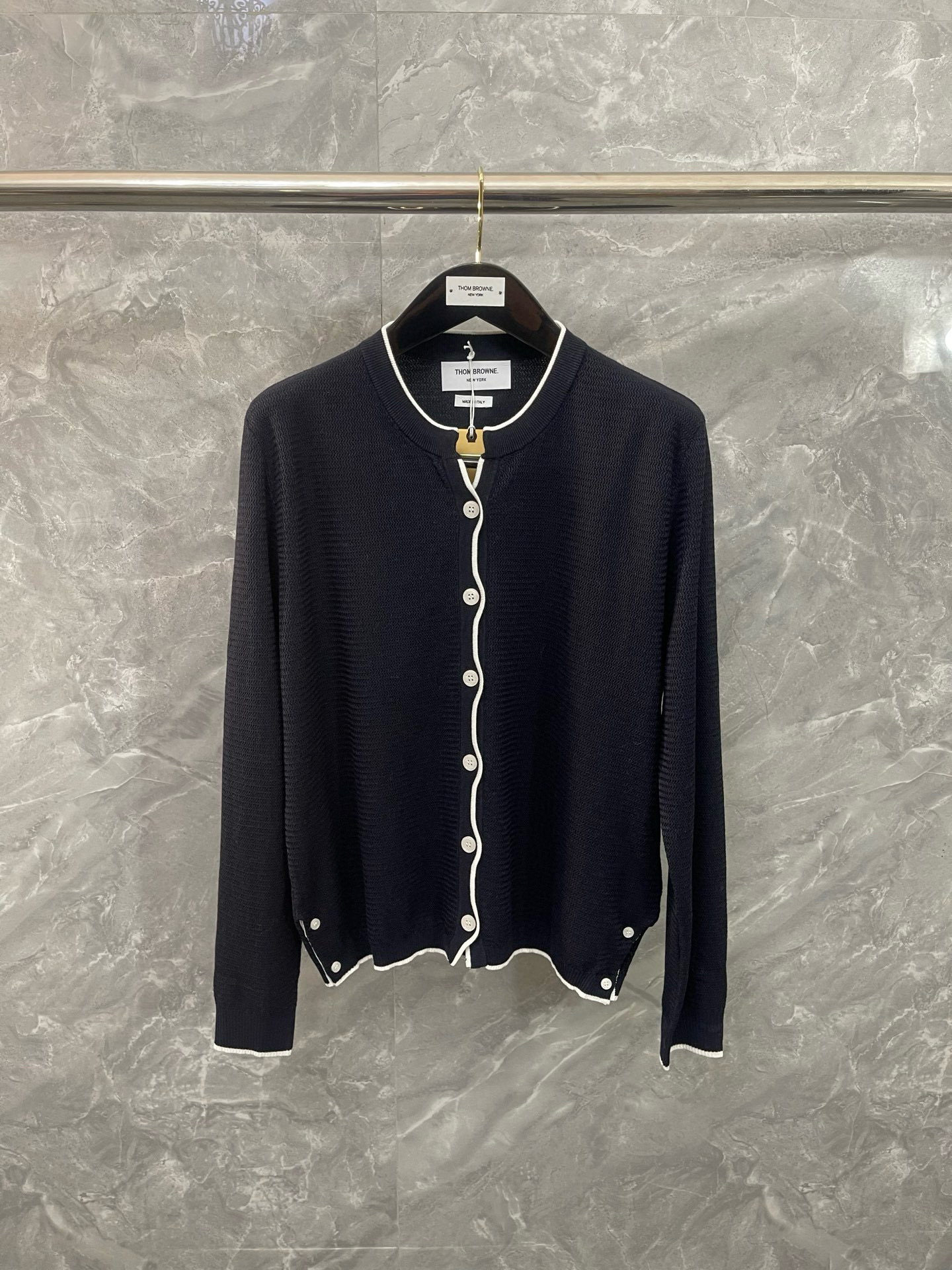 Thom Browne 톰브라운 클래식 배색 라운드넥 니트 가디건 1