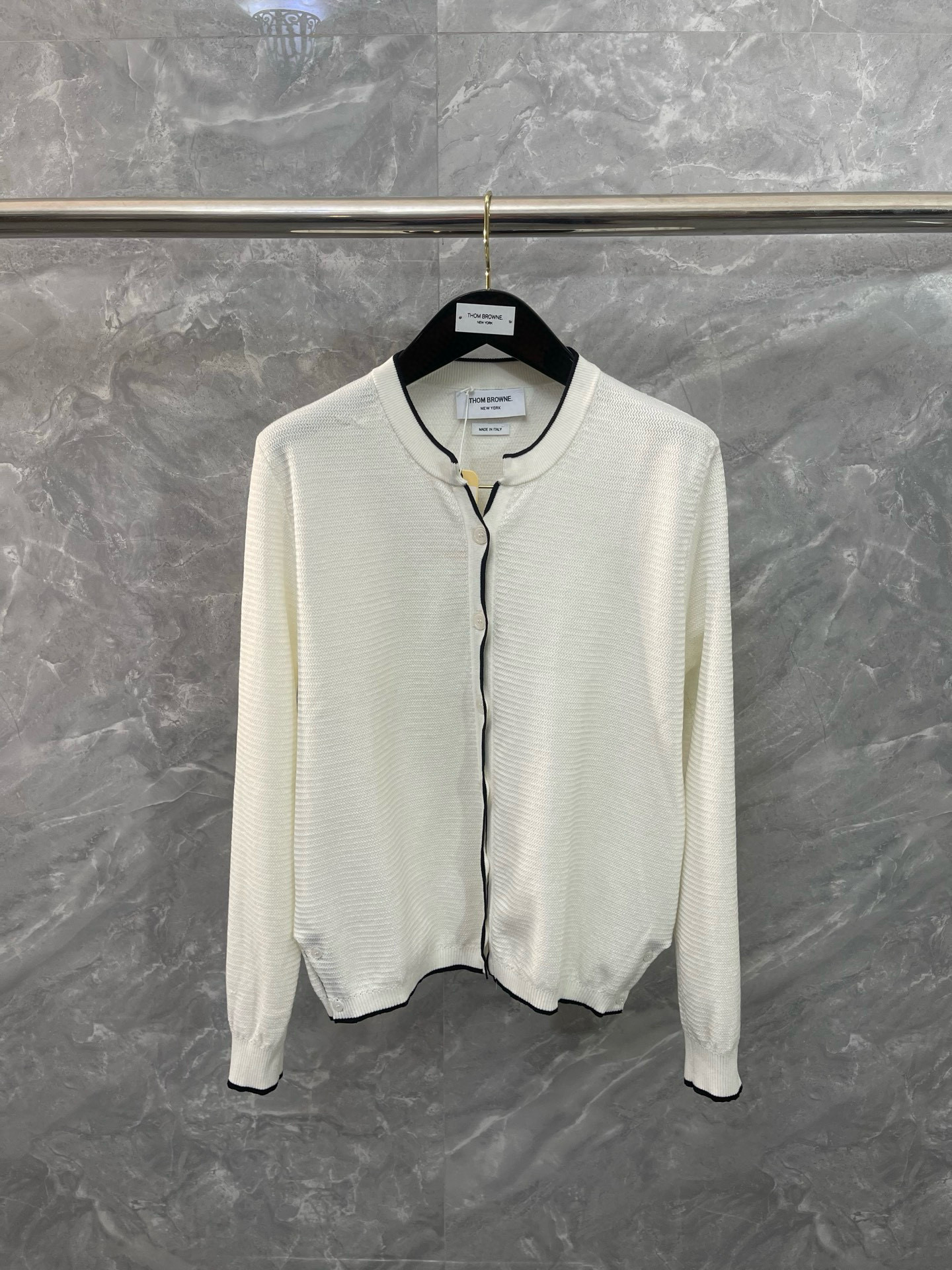 Thom Browne 톰브라운 클래식 배색 라운드넥 니트 가디건 1