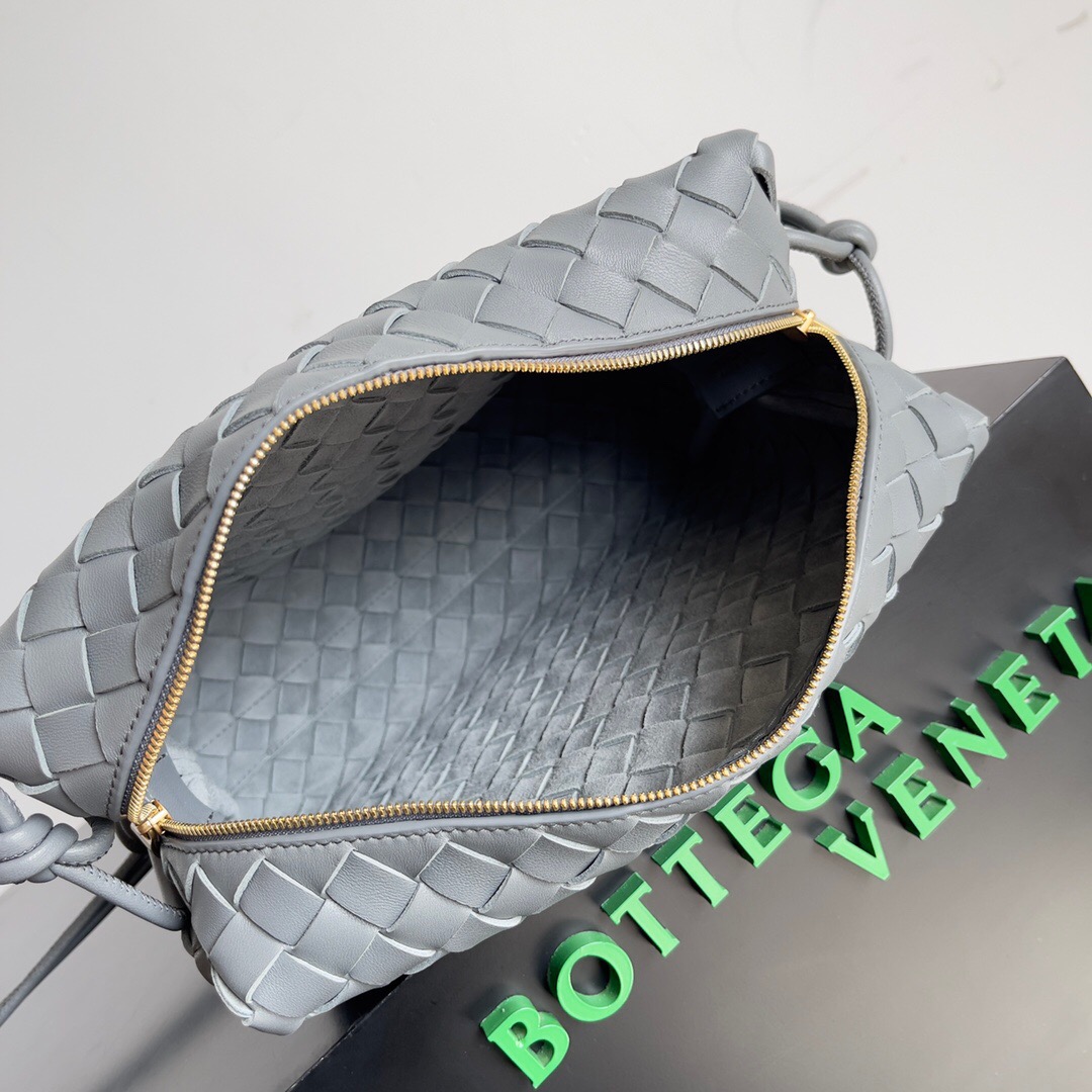 BOTTEGA VENETA 보테가베네타 보테가 베네타 인트레치아토 루프 카메라백 13