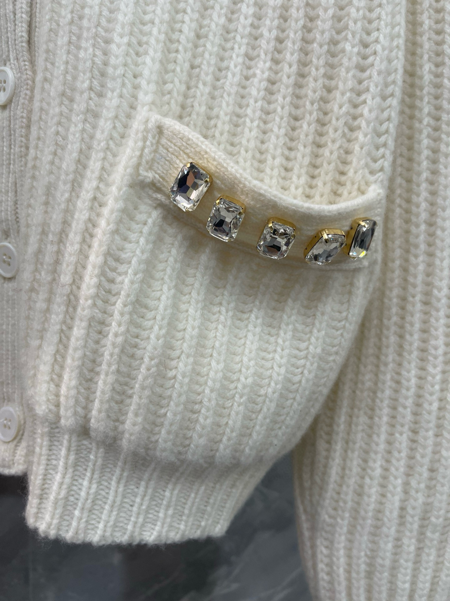 Thom Browne 톰브라운 크리스털 장식 울 니트 가디건 8