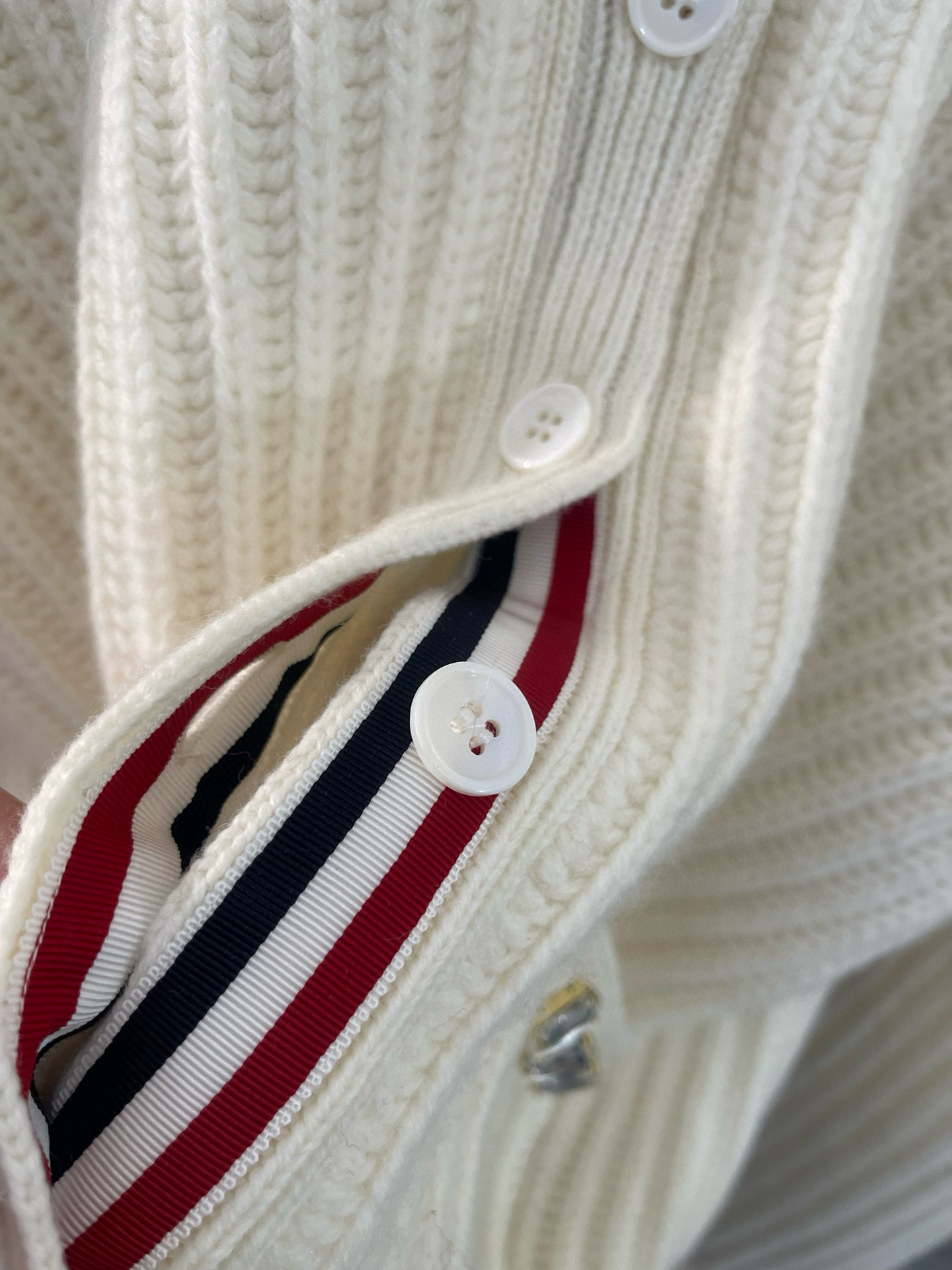 Thom Browne 톰브라운 크리스털 장식 울 니트 가디건 9