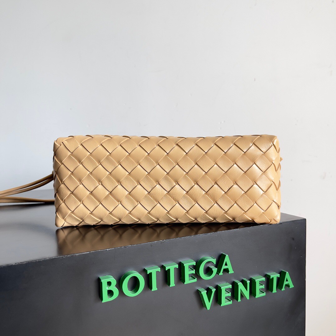 BOTTEGA VENETA 보테가베네타 인트레치아토 레더 크로스바디 백 2
