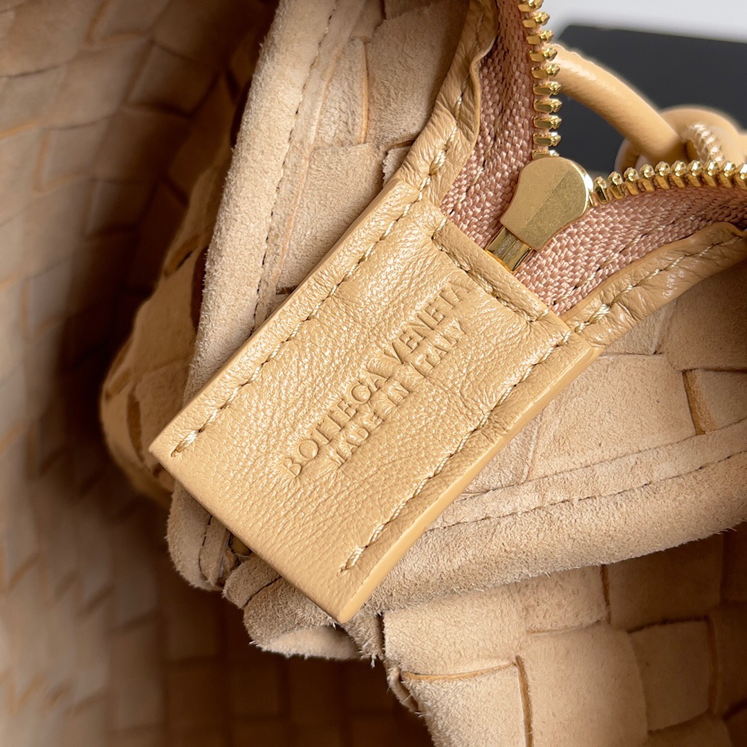 BOTTEGA VENETA 보테가베네타 인트레치아토 레더 크로스바디 백 8