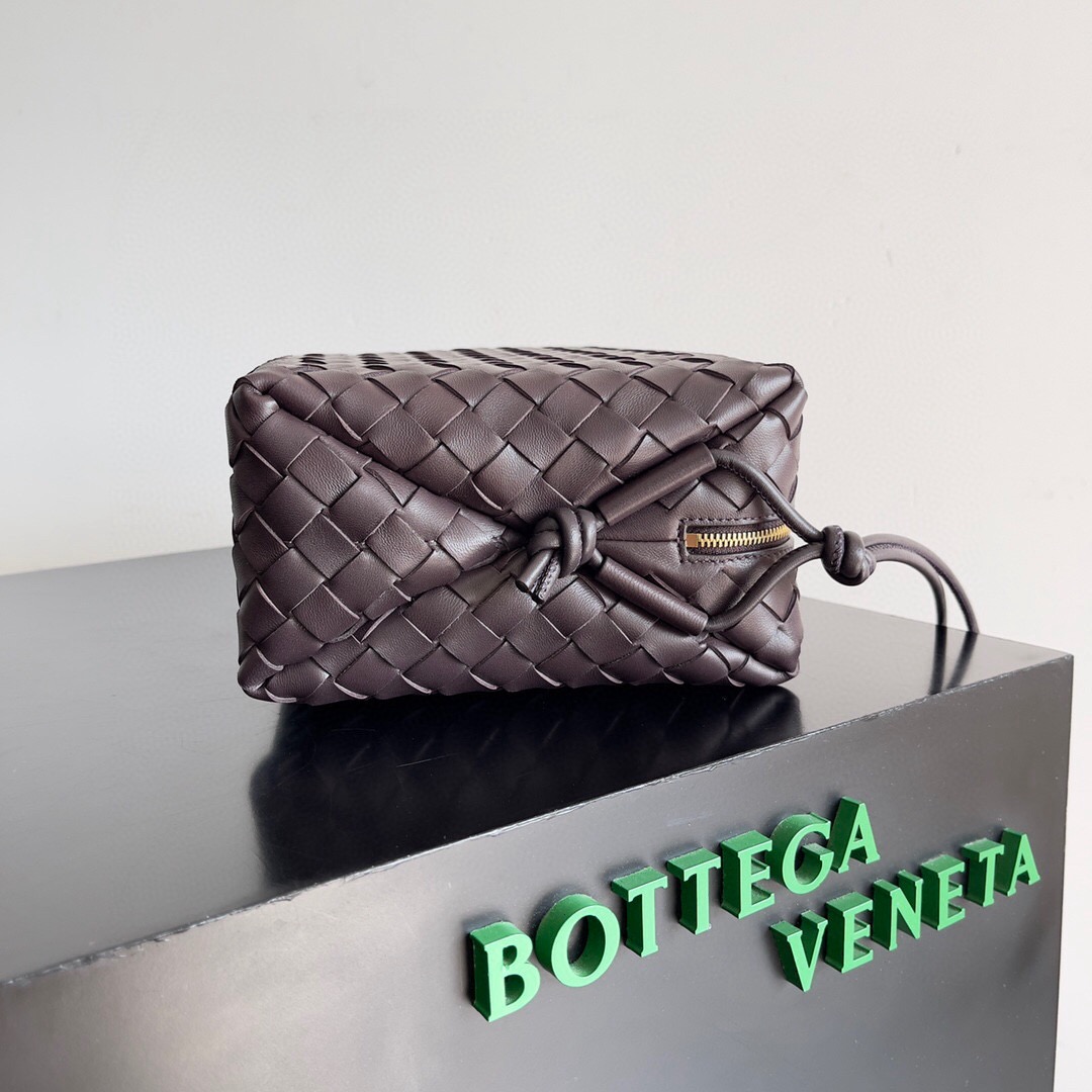 BOTTEGA VENETA 보테가베네타 인트레치아토 레더 크로스바디 백 2