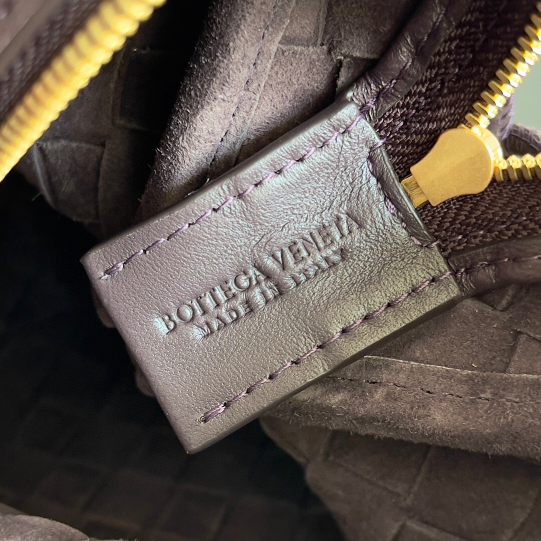 BOTTEGA VENETA 보테가베네타 인트레치아토 레더 크로스바디 백 8