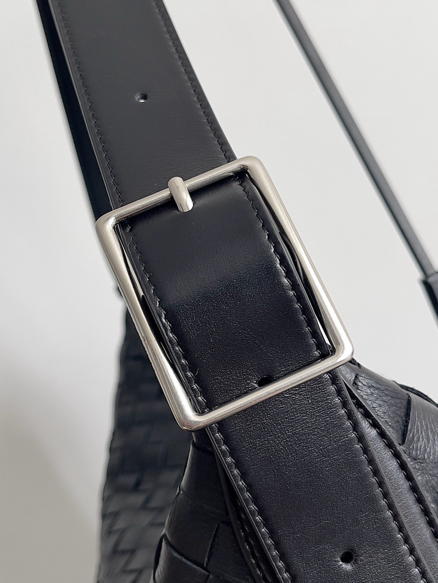 BOTTEGA VENETA 보테가베네타 트래블러 인트레치아토 호보 백 8