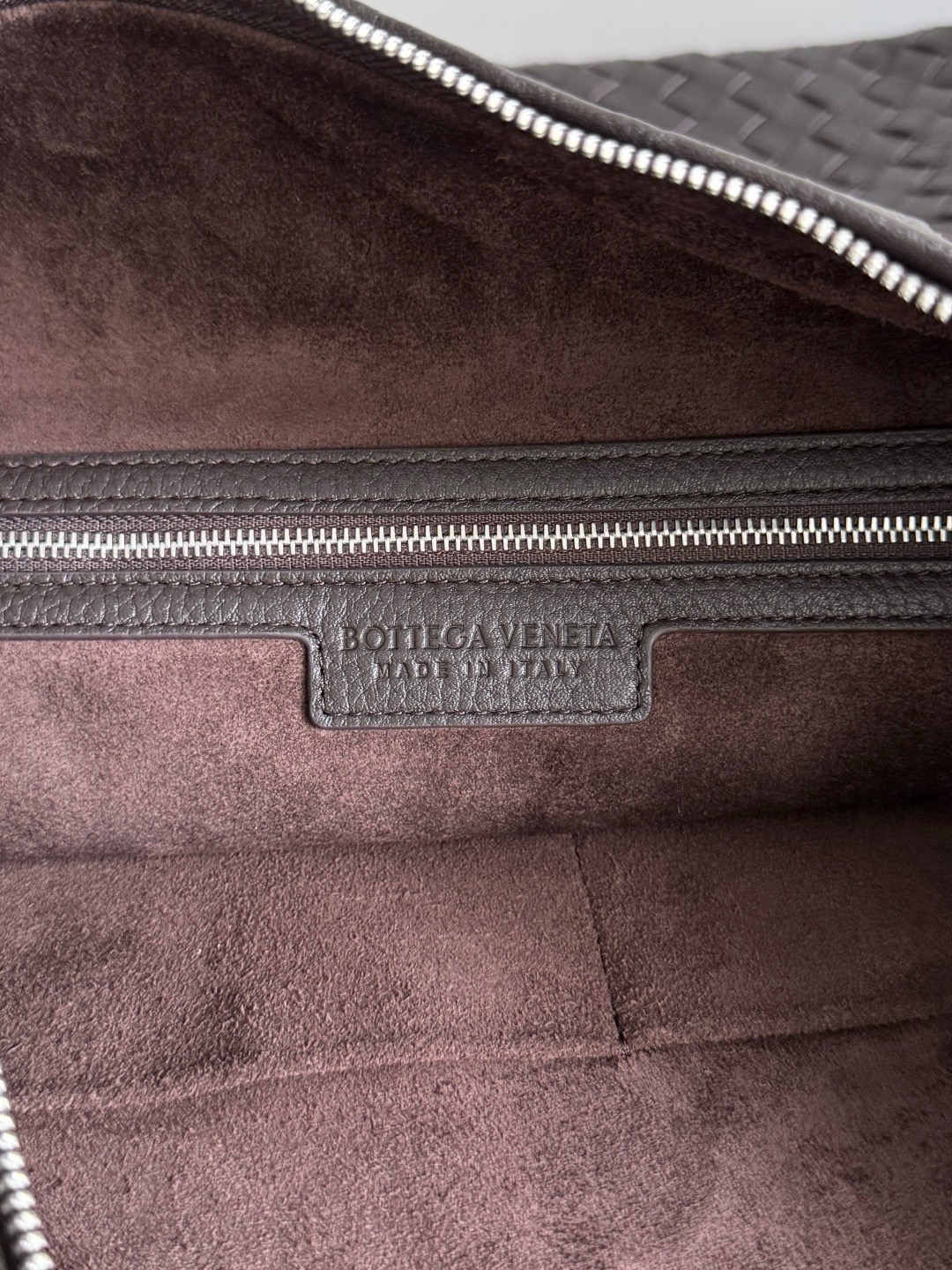 BOTTEGA VENETA 보테가베네타 트래블러 인트레치아토 사슴가죽 호보백 7