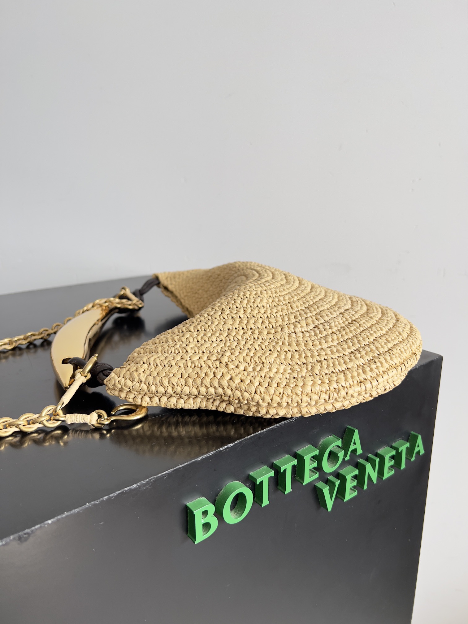 BOTTEGA VENETA 보테가베네타 사디 라피아 호보 백 11