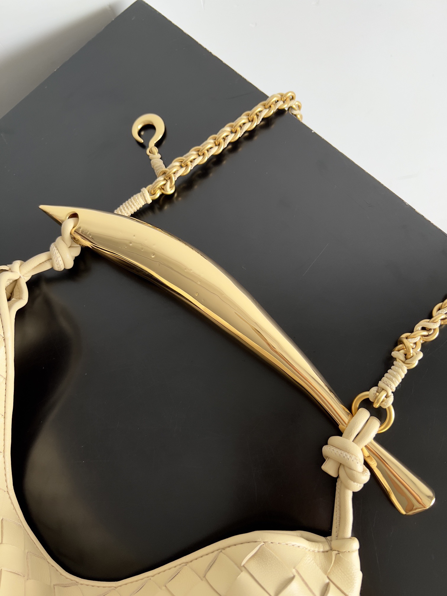 BOTTEGA VENETA 보테가베네타 사딘 인트레치아토 위빙 숄더백 5