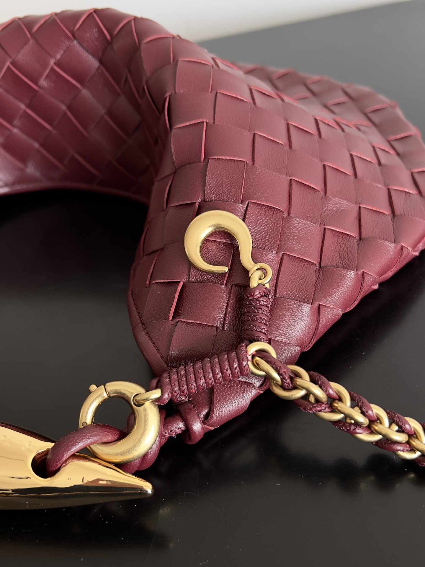 BOTTEGA VENETA 보테가베네타 사딘 인트레치아토 위빙 숄더백 5
