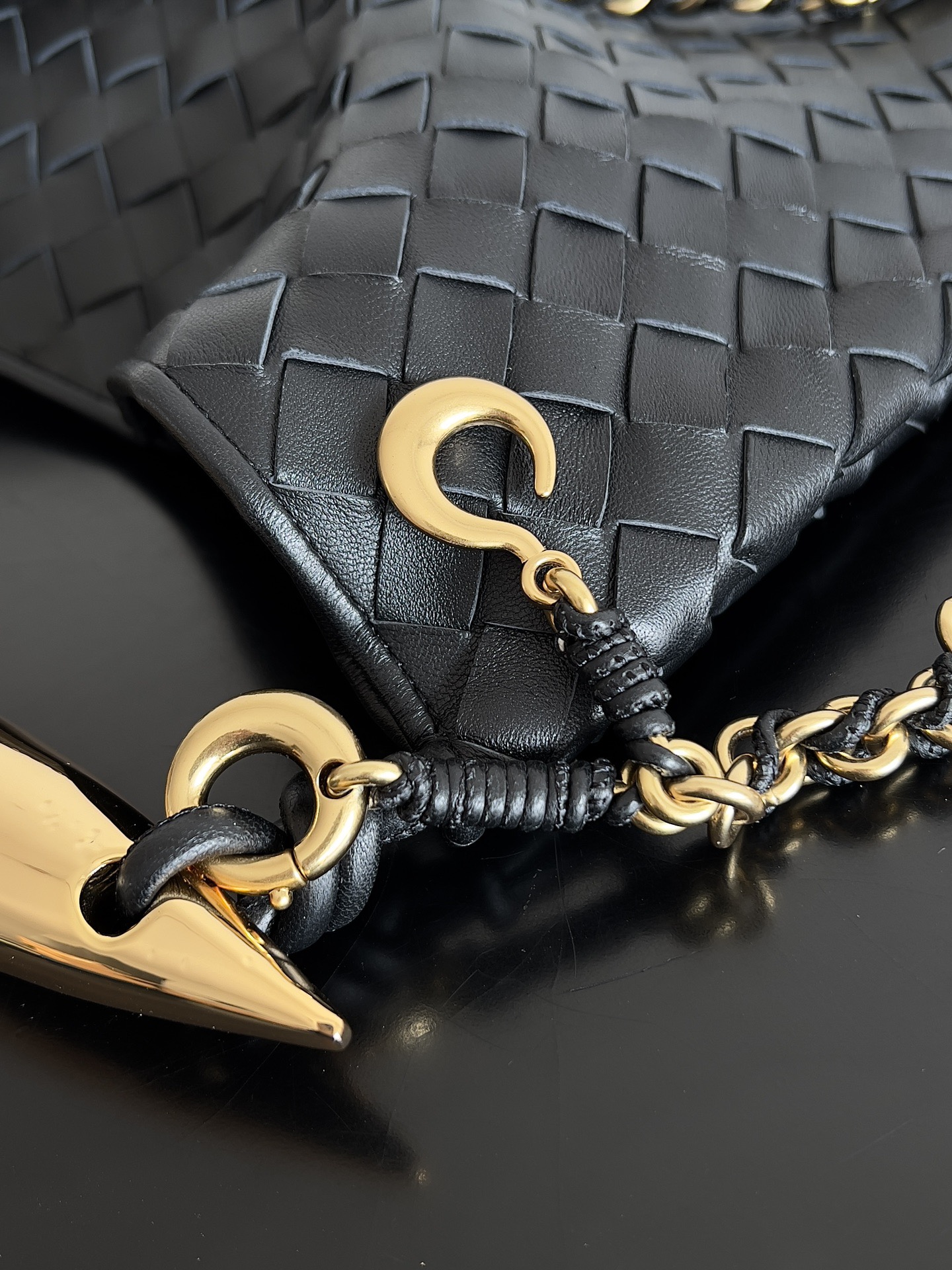 BOTTEGA VENETA 보테가베네타 사딘 인트레치아토 위빙 숄더백 4