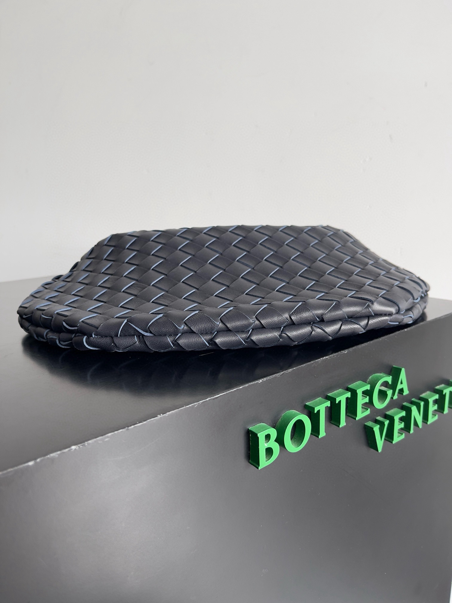 BOTTEGA VENETA 보테가베네타 사딘 인트레치아토 위빙 숄더백 3
