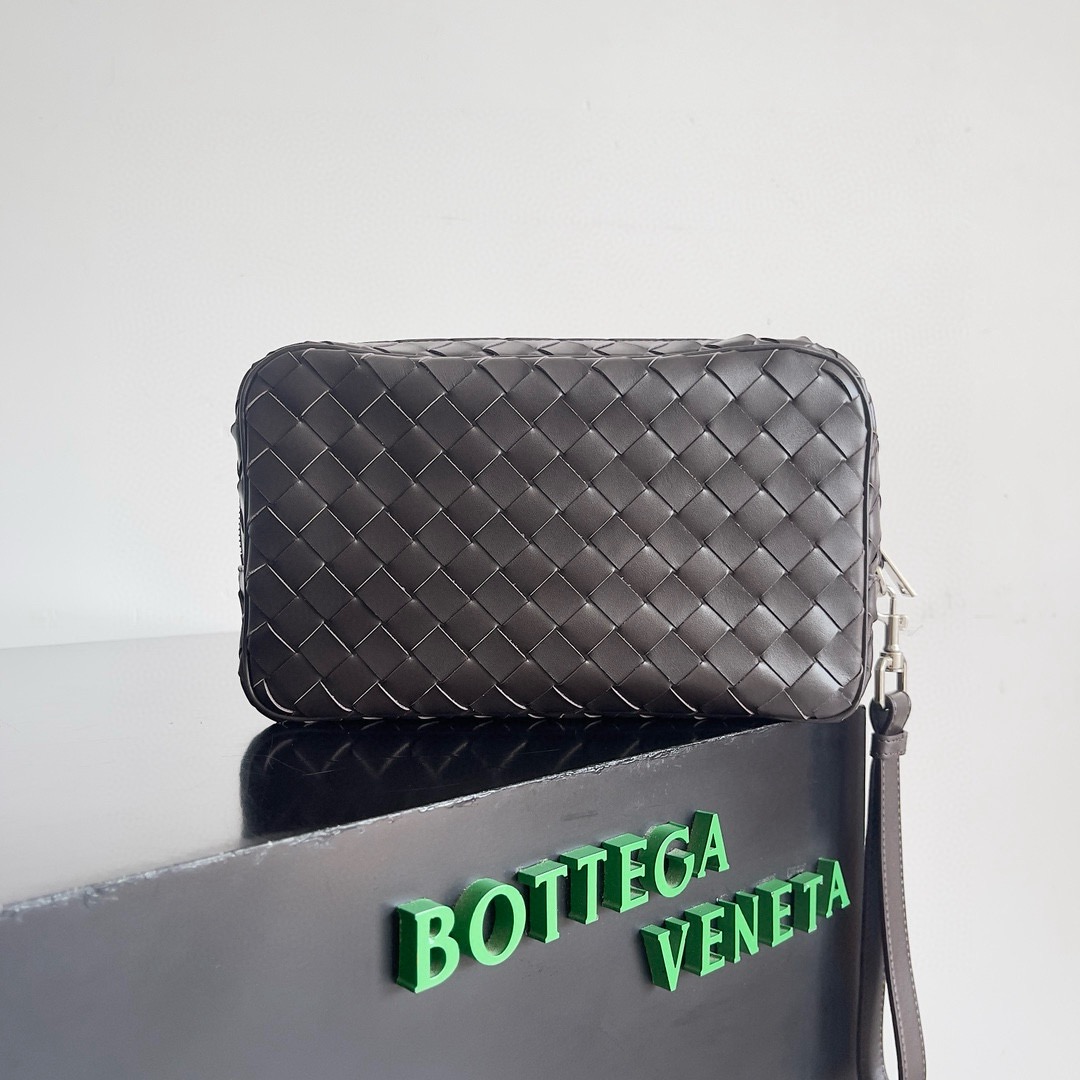BOTTEGA VENETA 보테가베네타 인트레치아토 남성 가죽 손목 클러치 백 6