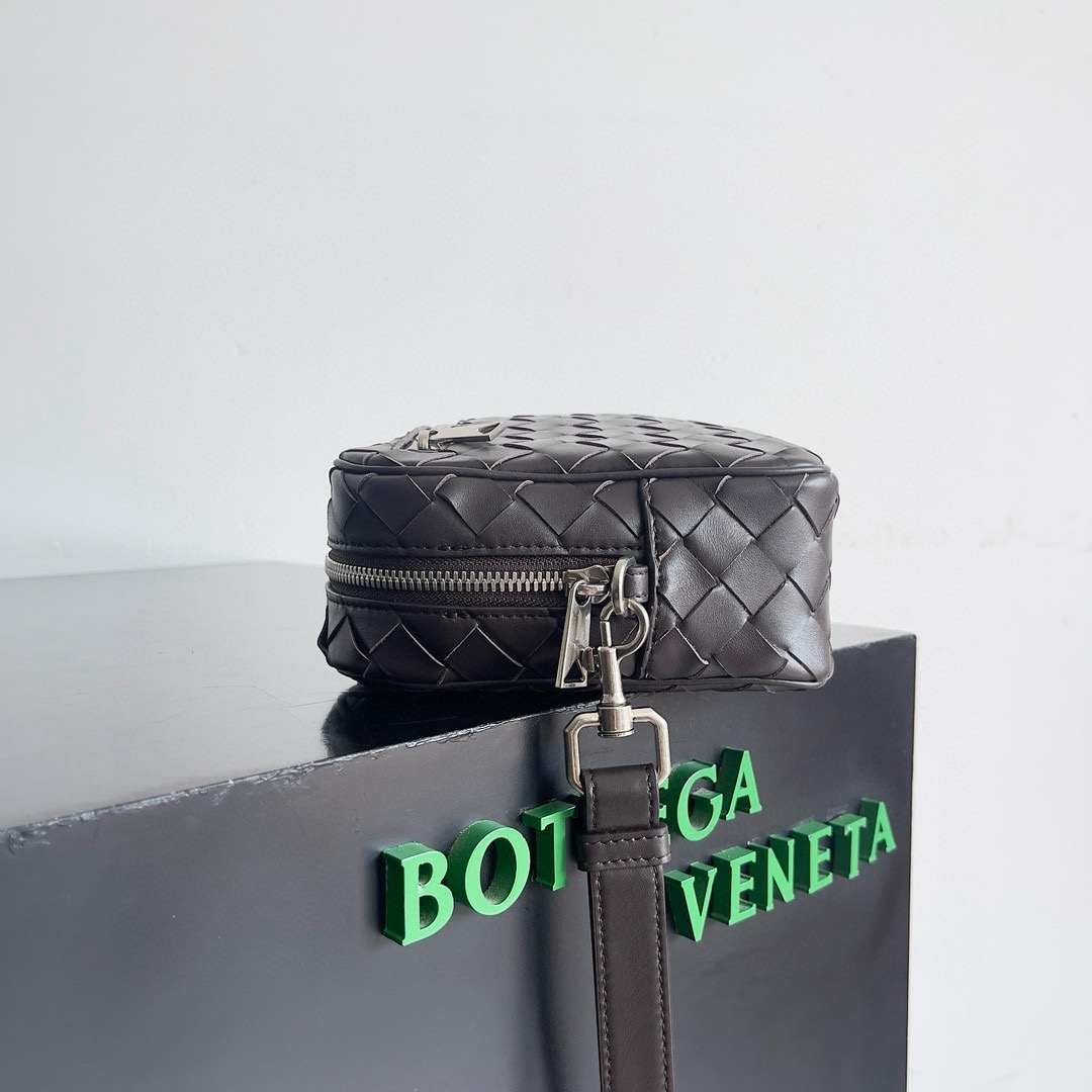 BOTTEGA VENETA 보테가베네타 인트레치아토 남성 가죽 손목 클러치 백 7