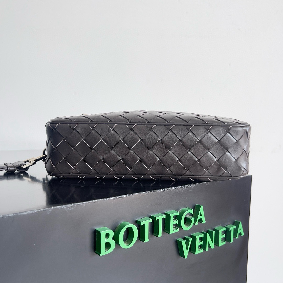BOTTEGA VENETA 보테가베네타 인트레치아토 남성 가죽 손목 클러치 백 8