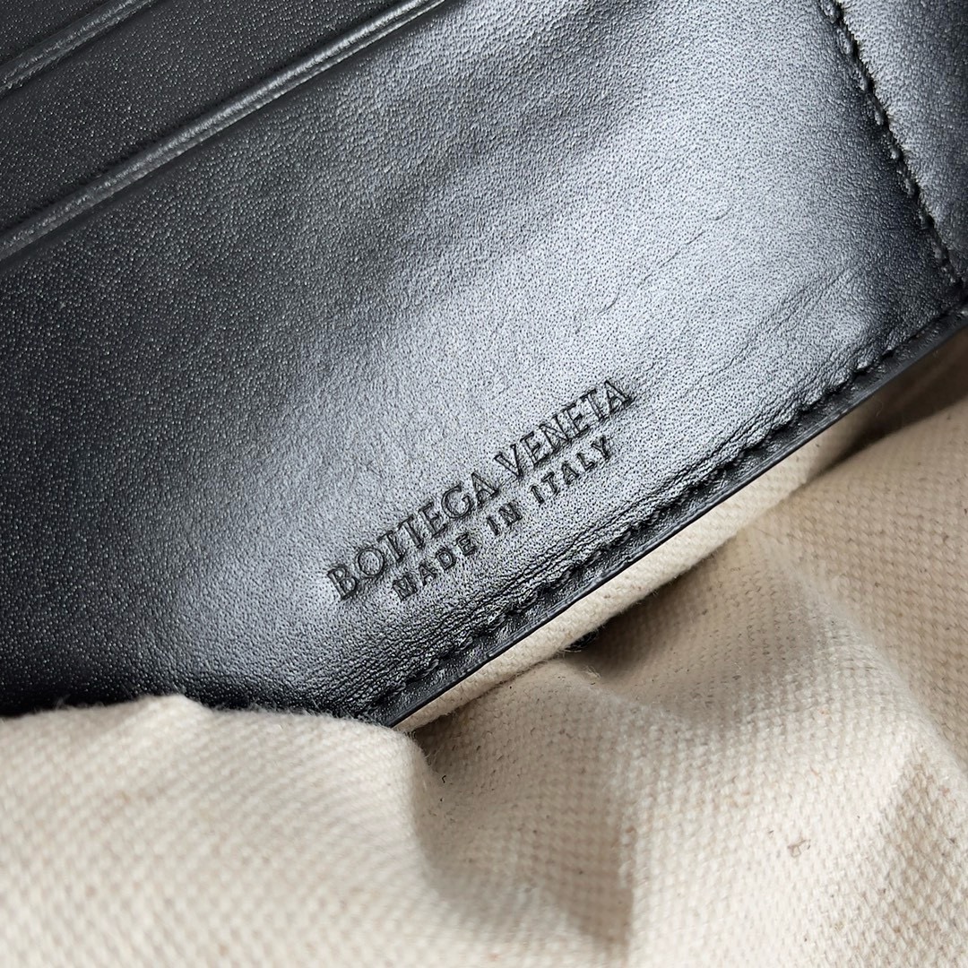 BOTTEGA VENETA 보테가베네타 인트레치아토 남성 가죽 손목 클러치백 11