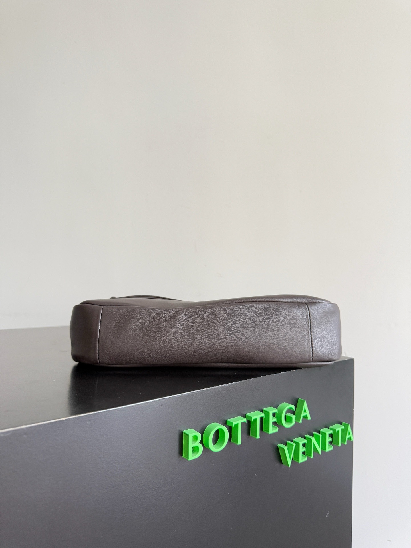 BOTTEGA VENETA 보테가베네타 매디슨 플랩 숄더백 5