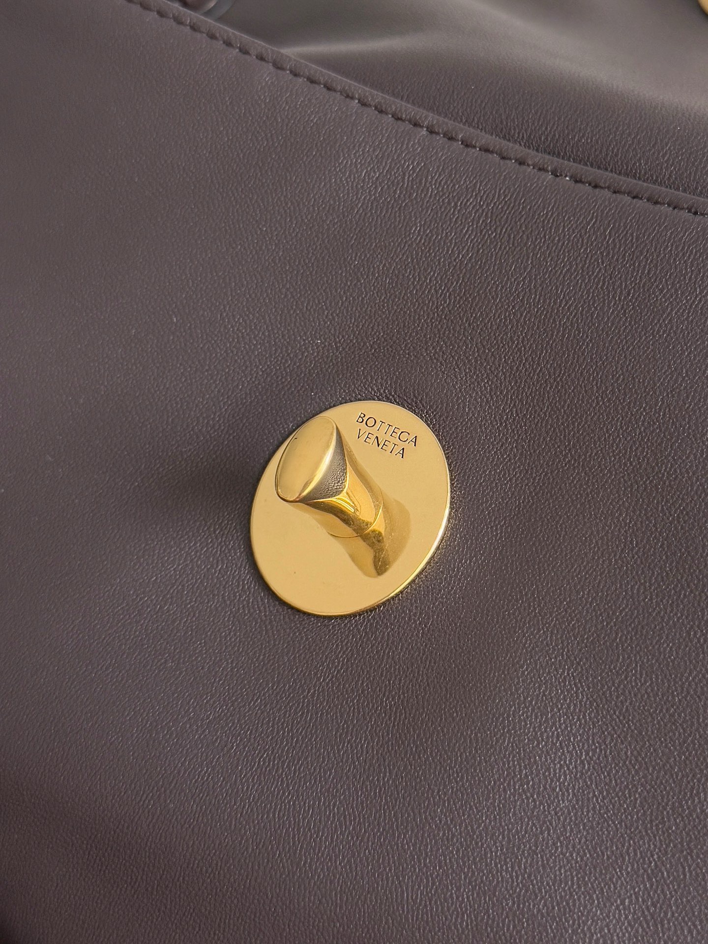 BOTTEGA VENETA 보테가베네타 매디슨 플랩 숄더백 6