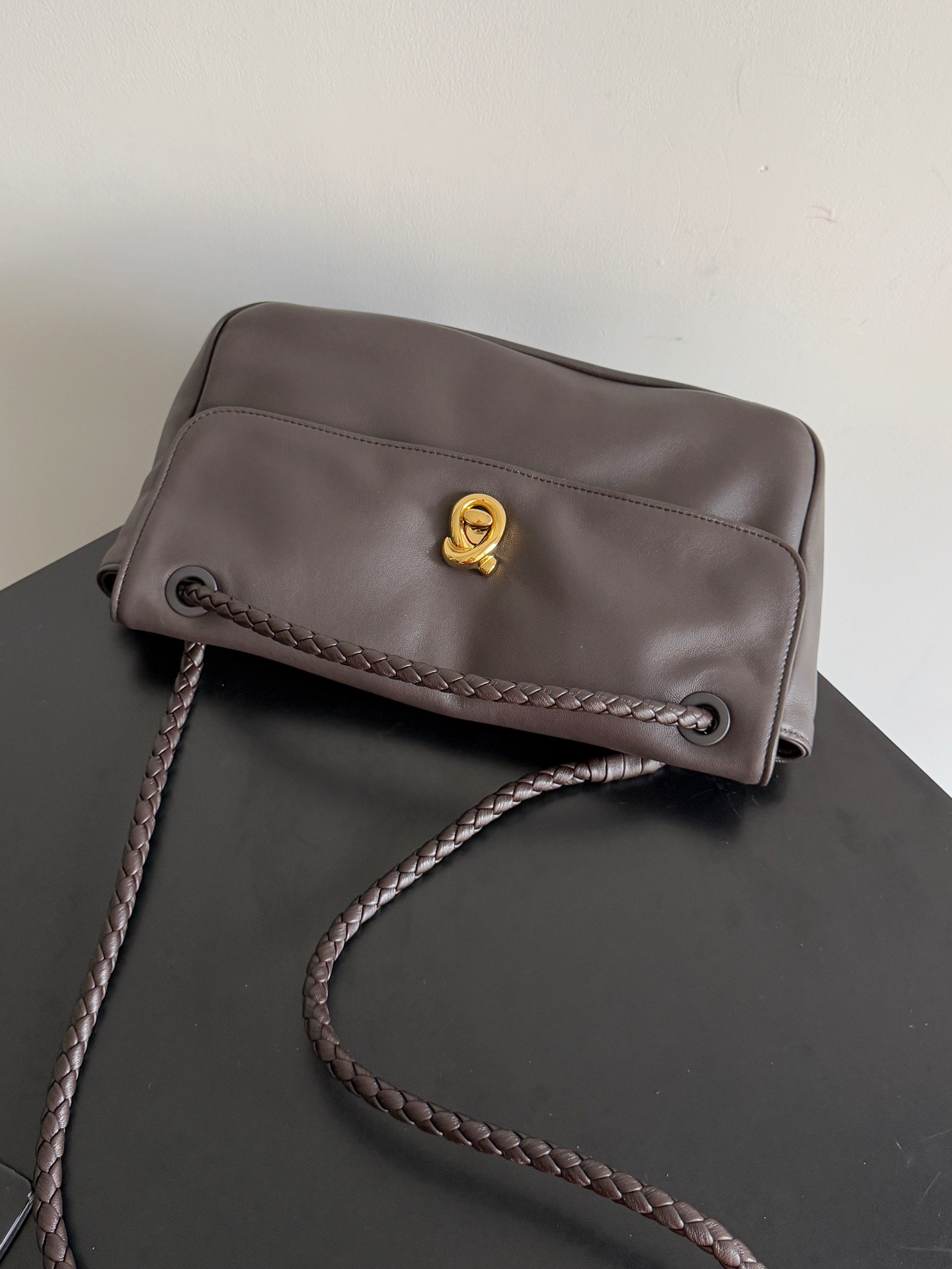 BOTTEGA VENETA 보테가베네타 매디슨 플랩 숄더백 8