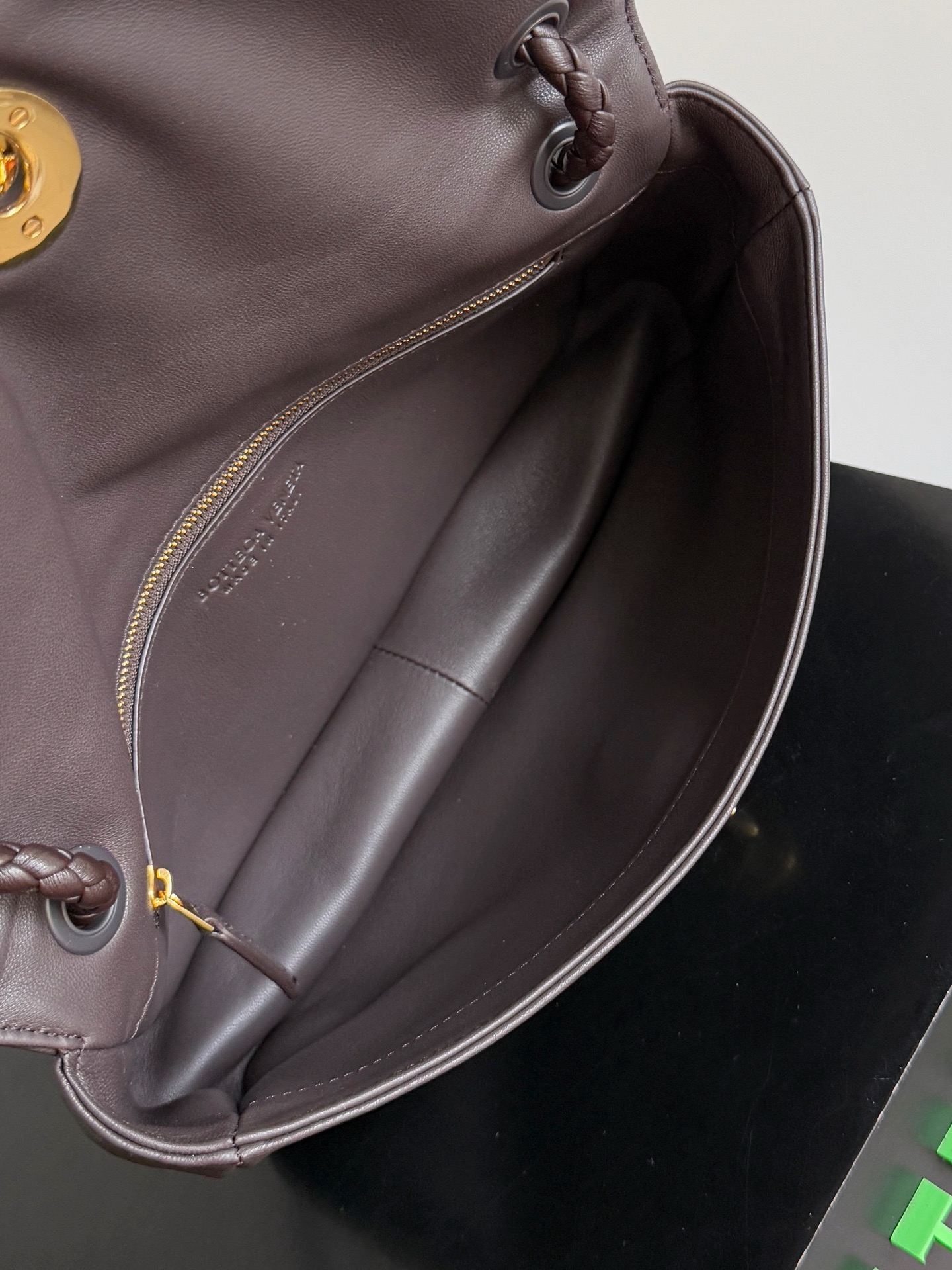 BOTTEGA VENETA 보테가베네타 매디슨 플랩 숄더백 9