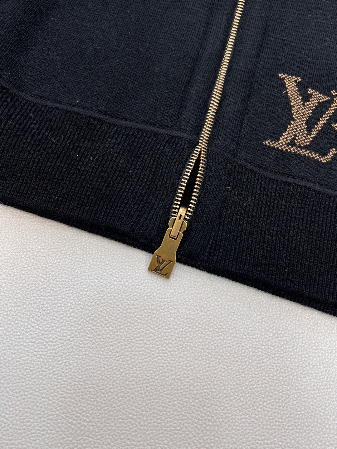 Louis Vuitton 루이비통 모노그램 양면 후드 집업 니트 가디건 9