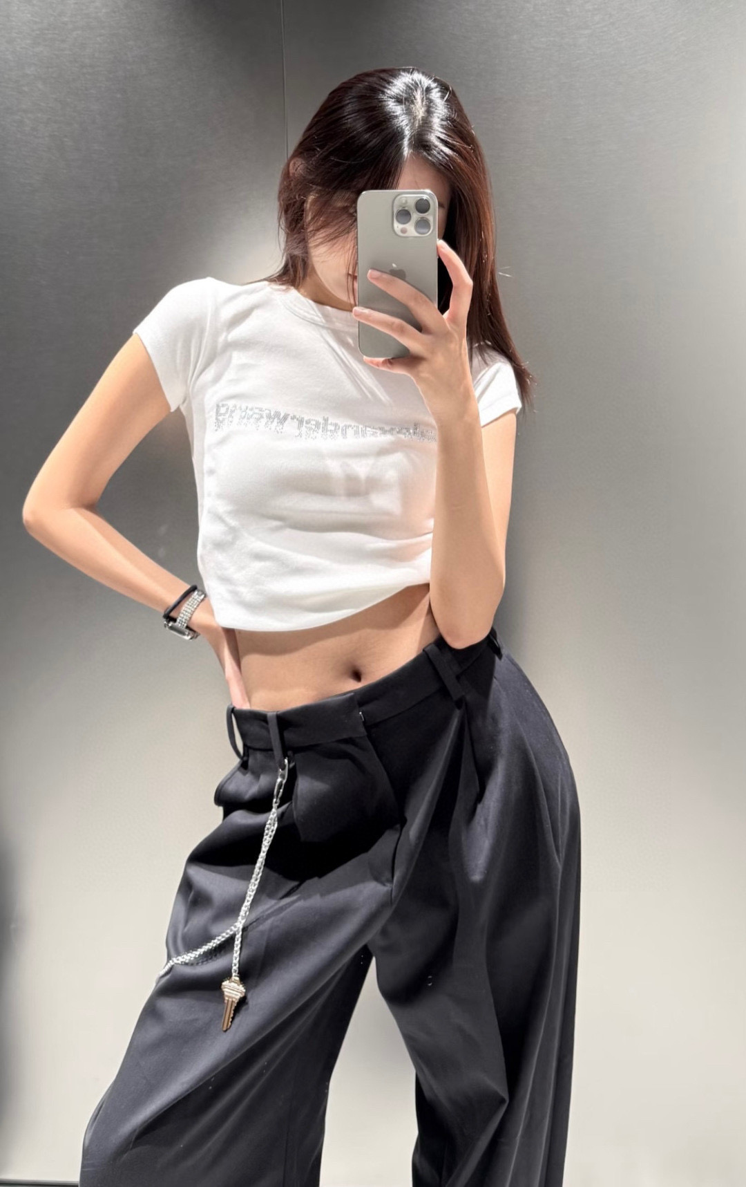 Alexander Wang 스톤 로고 크롭 반팔 티셔츠 3