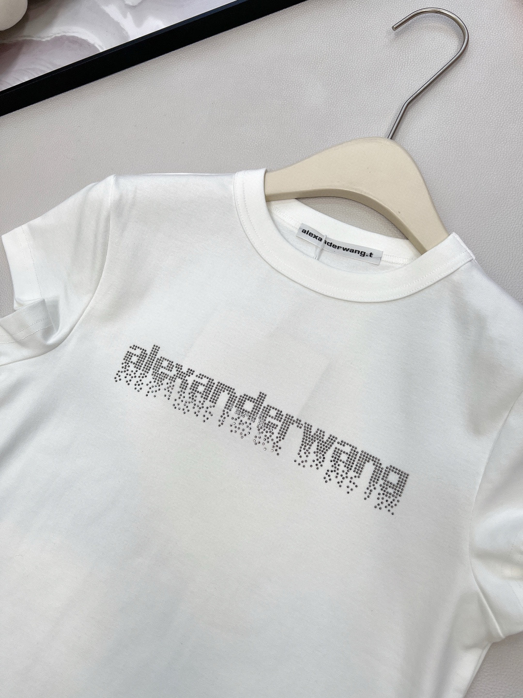 Alexander Wang 스톤 로고 크롭 반팔 티셔츠 17