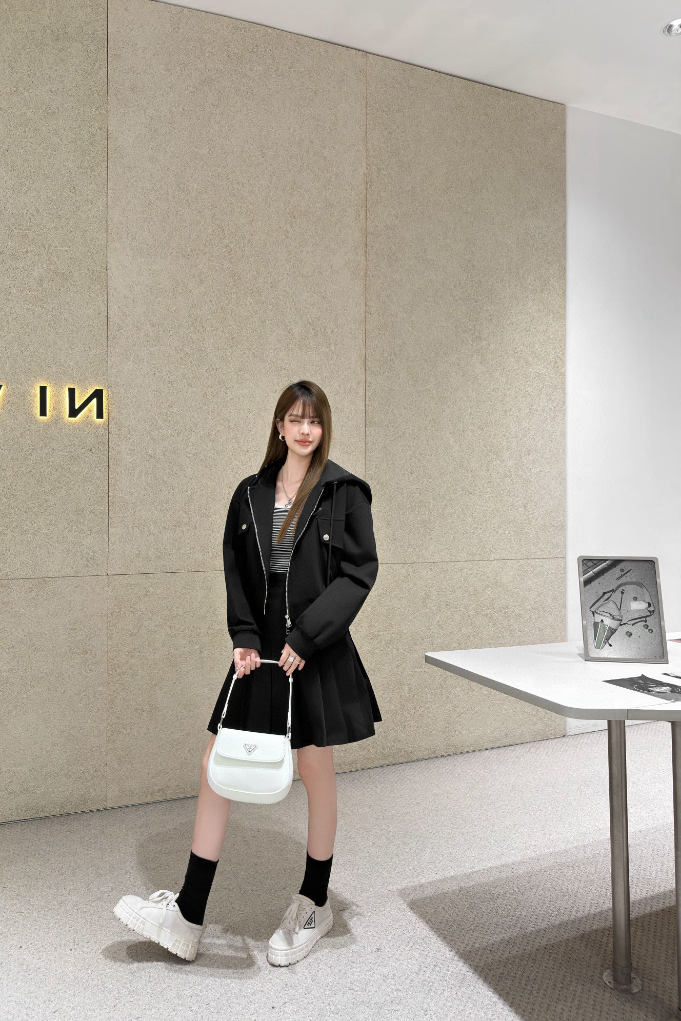 Prada 프라다 로고 패치 후드 집업 자켓 1