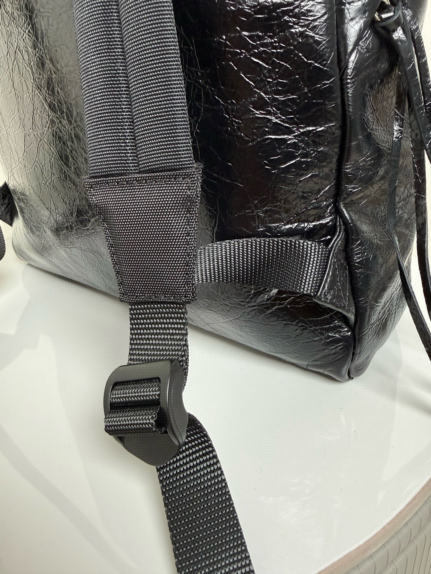 Balenciaga 발렌시아가 아미 오일가죽 로고 백팩 8