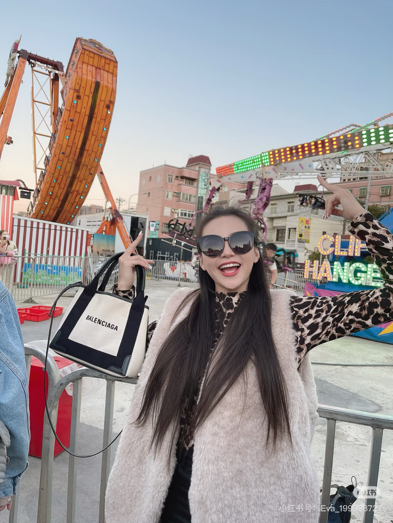 Balenciaga 발렌시아가 바렌시아가 네이비 카바스 XS 캔버스 토트백 3