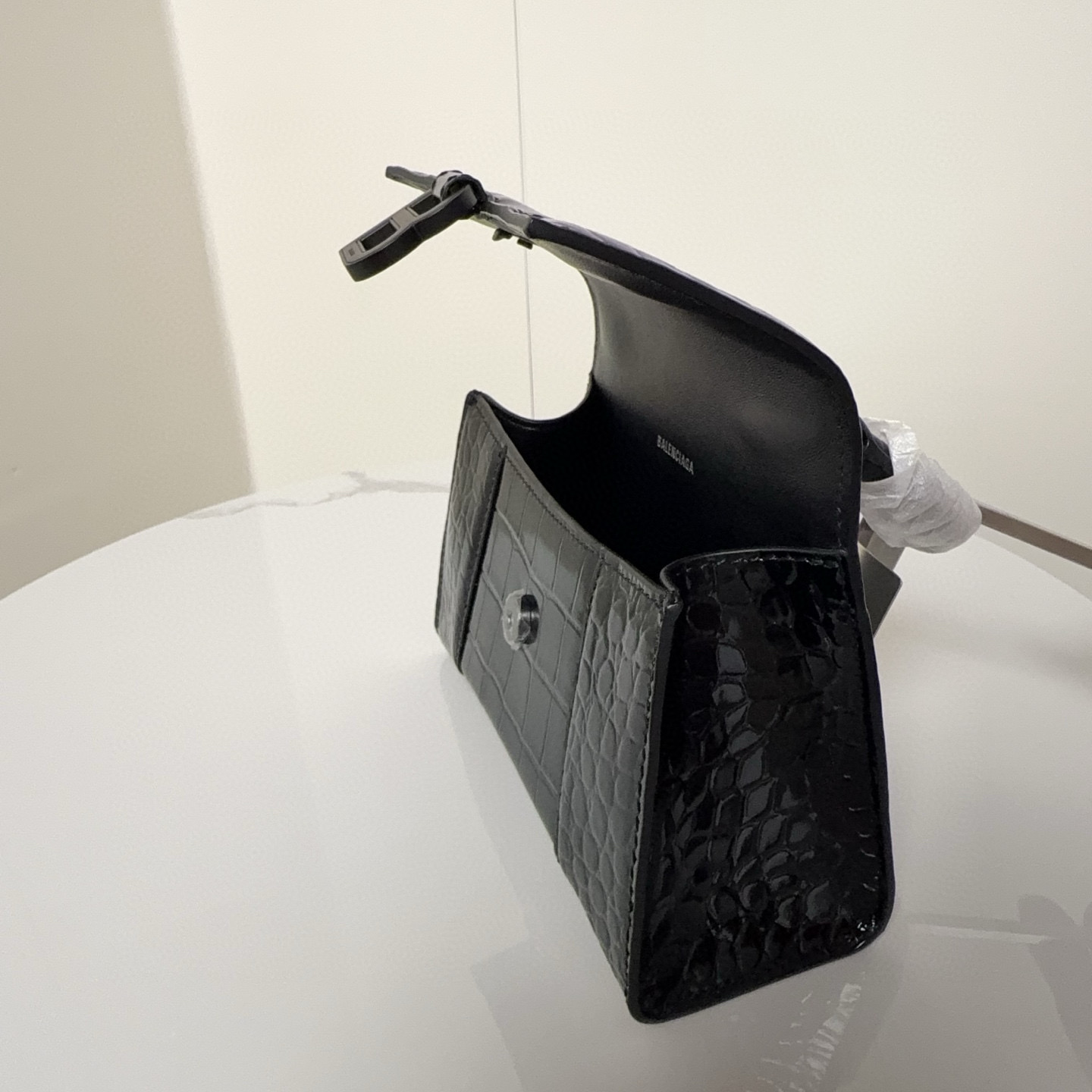 Balenciaga 발렌시아가 크로커다일 엠보스 블랙 핸드백 XS 16